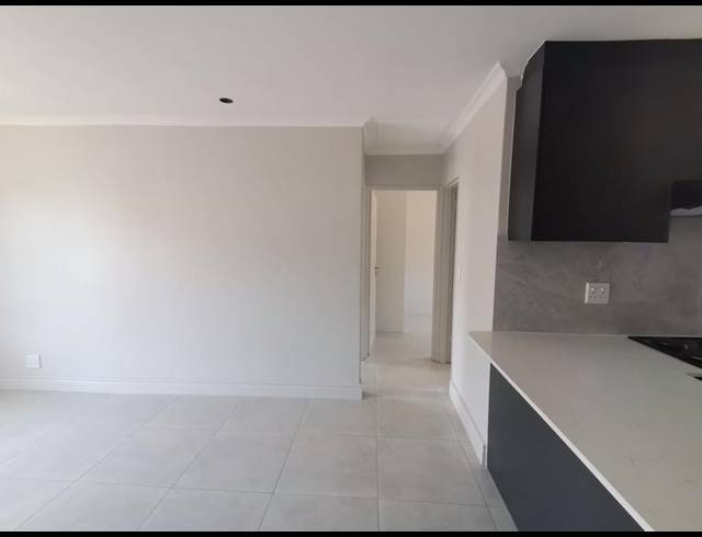 2 BEDROOM PROPERTY TO RENT IN GOODWOOD CENTRAL